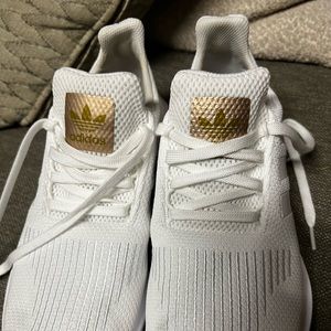 Adidas Like new- white adidas shoes. Worn once. Great condition.